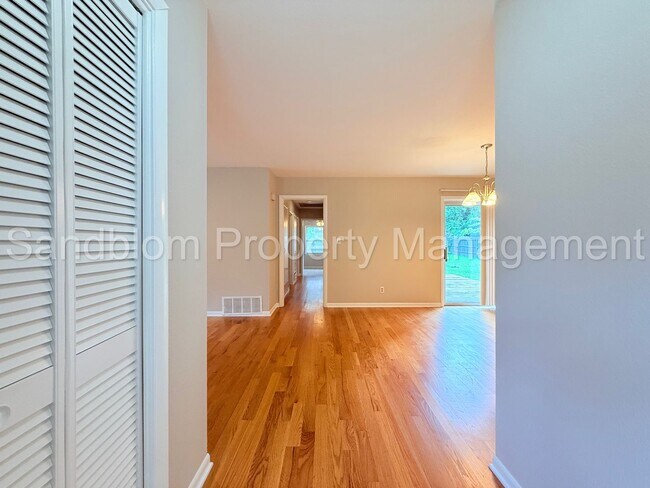 Building Photo - FOR LEASE | Midtown Tulsa | Available NOW!