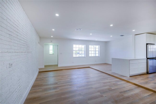 Building Photo - 2568 NW 34th Terrace