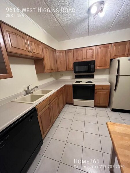 Building Photo - PRIME LOCATION: 2 Bedroom, 1 Bathroom!