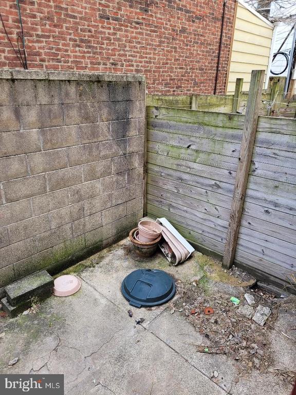 Building Photo - 2316 Poplar St