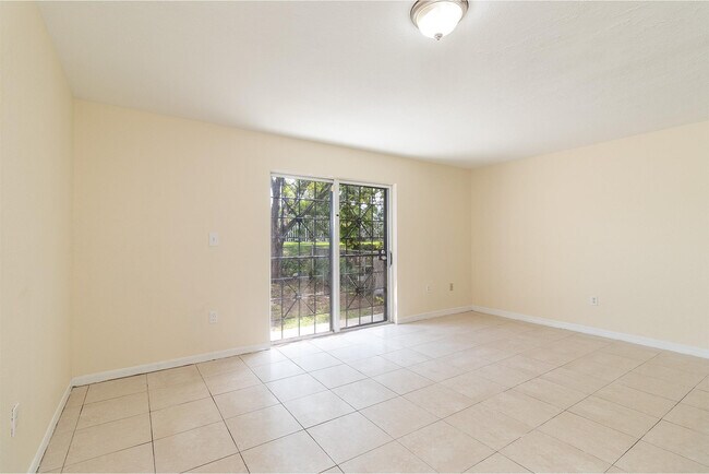 Building Photo - 2214 NW 135th Terrace