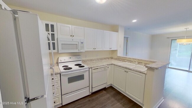 Building Photo - 4158 Breezewood Dr