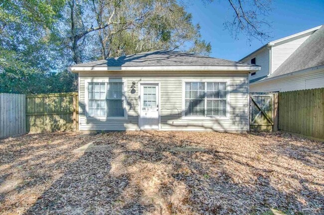 Building Photo - 1200 Jasper St