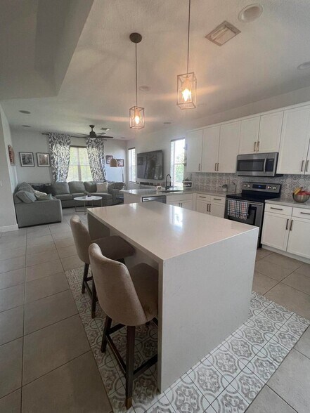 Building Photo - 180 Seminole Lakes Dr