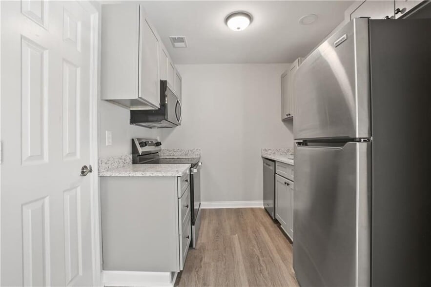 Building Photo - 124 Holcomb Ferry Rd