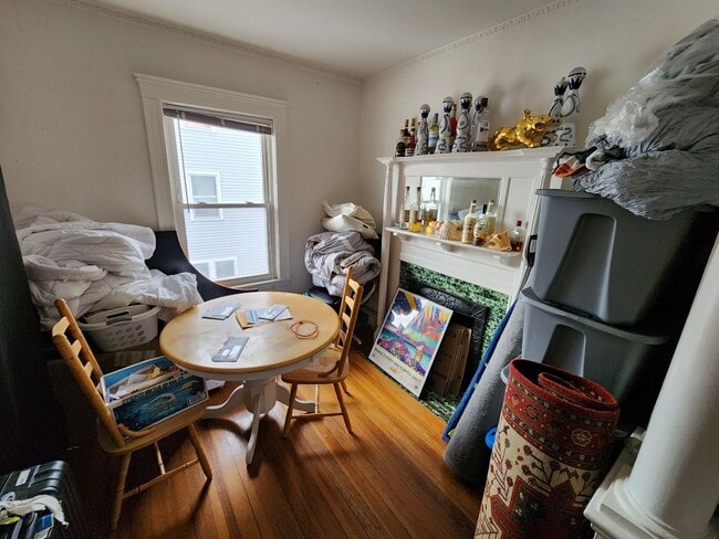 Building Photo - Best Deal Around! Don't Hesitate To Reach Out To Set Up A Showing