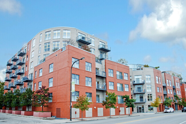 Primary Photo - 1236 Chicago Ave