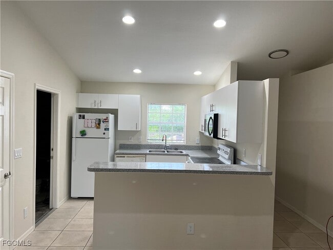 Building Photo - 2301 Ansel Ave S