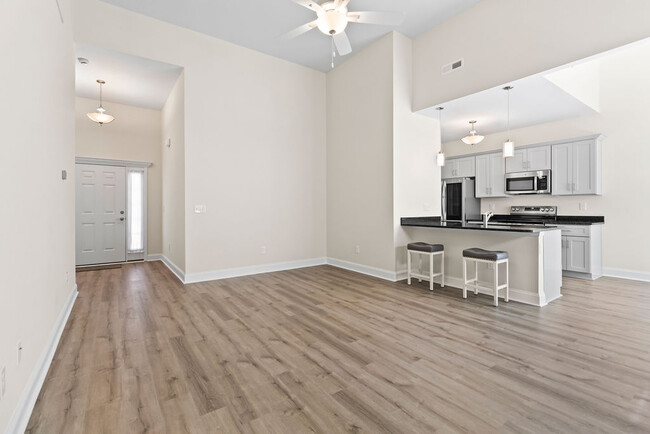 Building Photo - San Andres Home