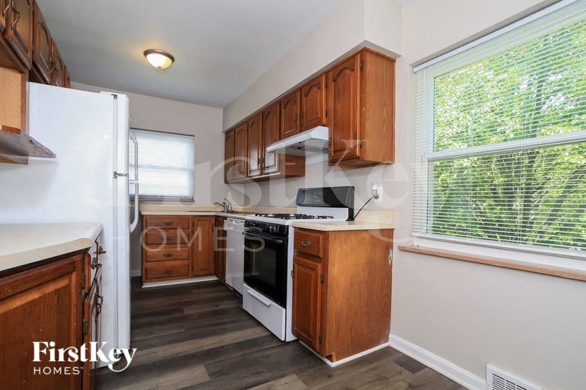 Building Photo - 5256 Ponce Ln