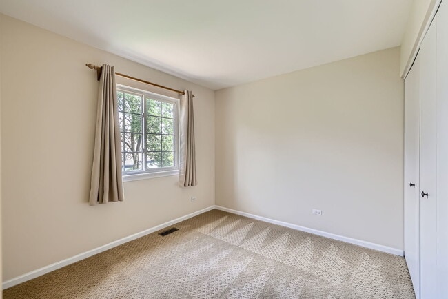 Building Photo - 1208 Darnell Dr