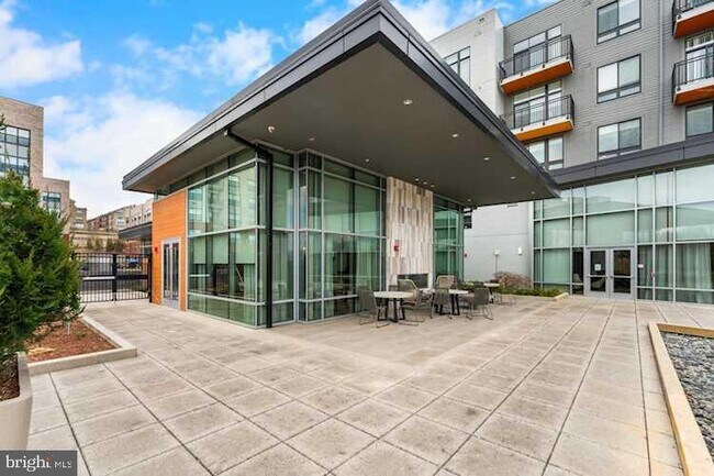 Building Photo - 145 Riverhaven Dr