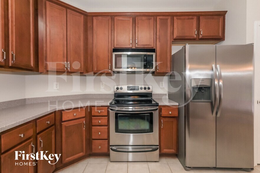 Building Photo - 4006 Waxwood Dr