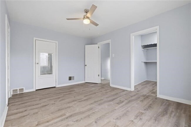 Building Photo - 228 Sylvan Walk