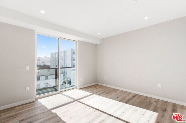 Building Photo - 1226 S Bedford St