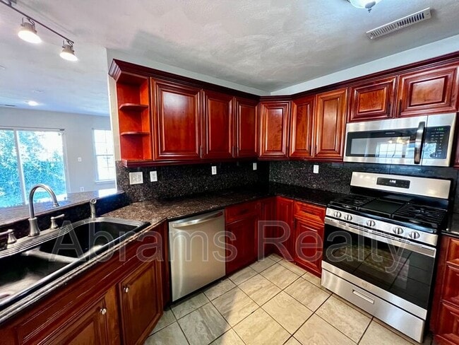 Building Photo - 3337 Marne Ave