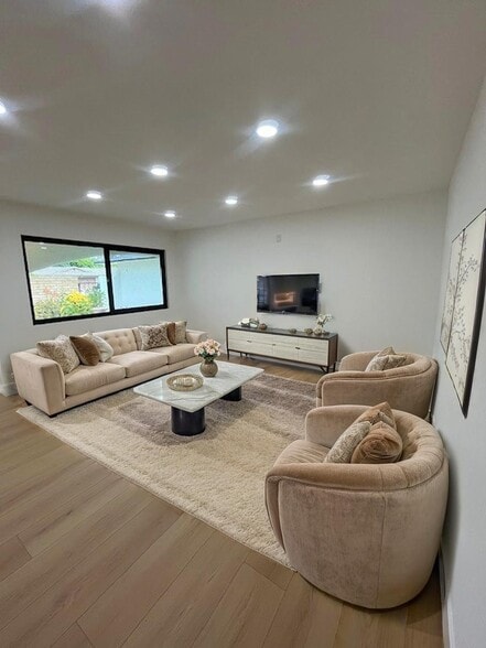 Building Photo - 32122 Via De Oliva