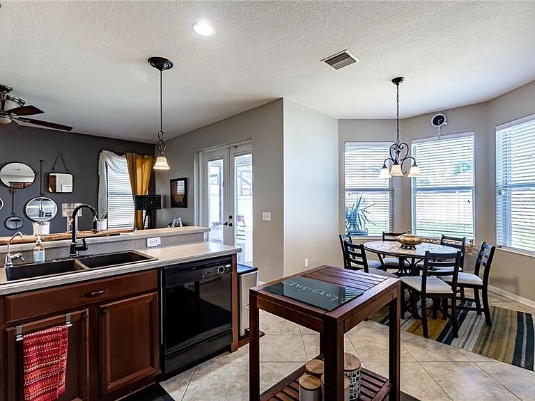 Building Photo - 7326 Forest Mere Dr