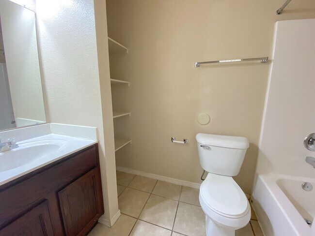 Building Photo - Northeast El Paso 3 Bed Refrig A/C