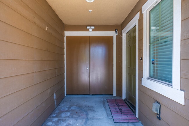 Building Photo - 7225 N Cedar Rd