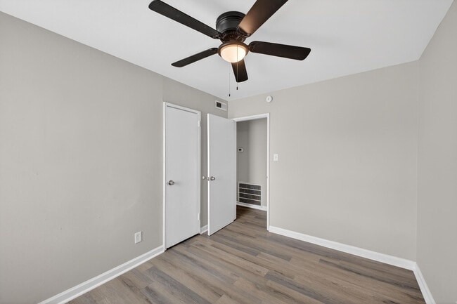 Building Photo - 1111 Alderman St NE