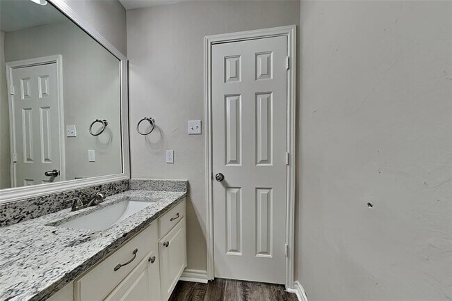 Building Photo - 20403 Timber Trail Way