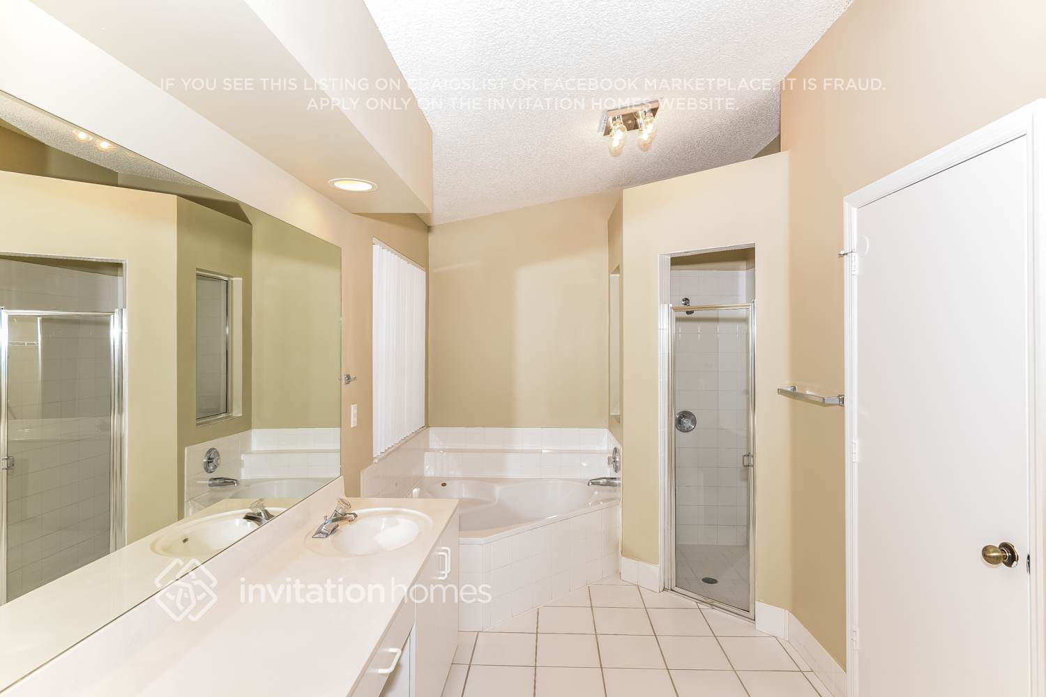Building Photo - 5027 SW 35th Way