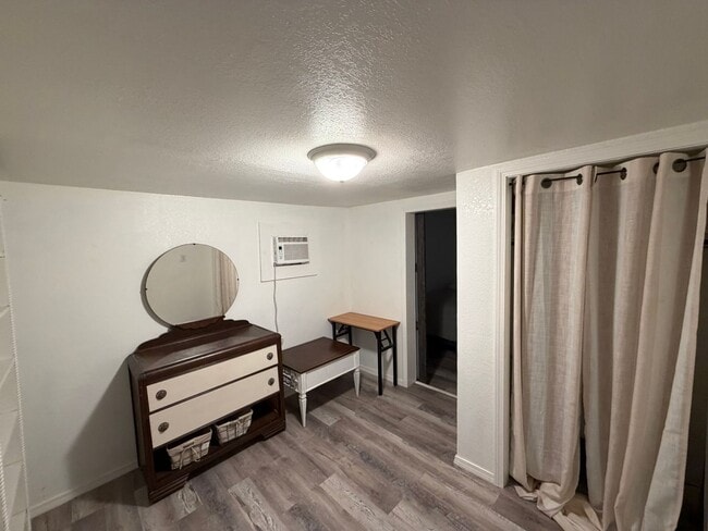 Building Photo - 809 1/2 N Pate