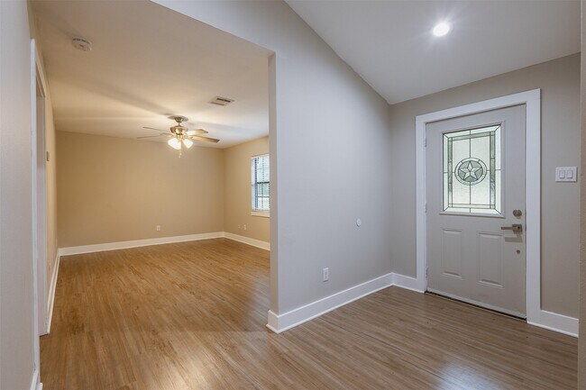 Building Photo - 12028 Cedar Ln