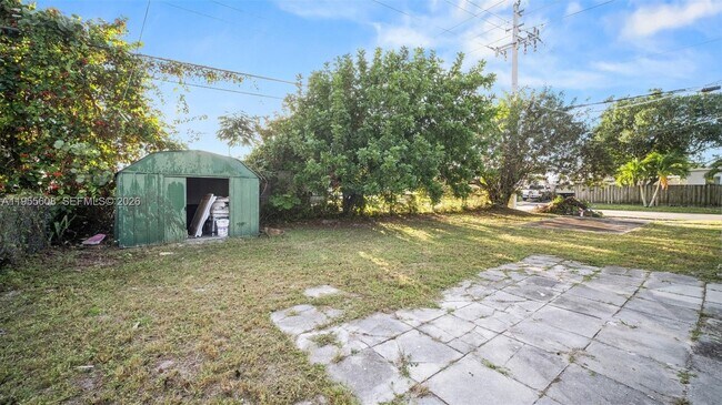 Building Photo - 701 N 70th Ave