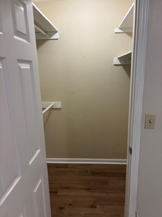 Building Photo - Where Renting Feels Like Home. Available Now!