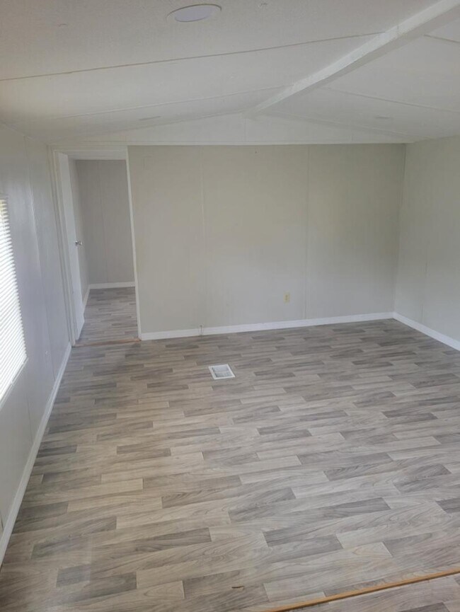 Building Photo - 8135 Tolles Dr