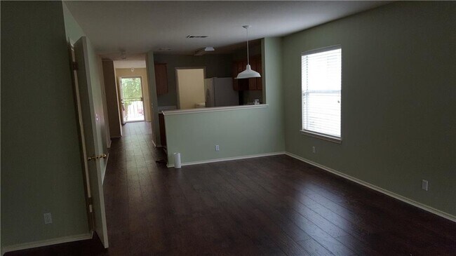 Building Photo - 525 Celery Loop