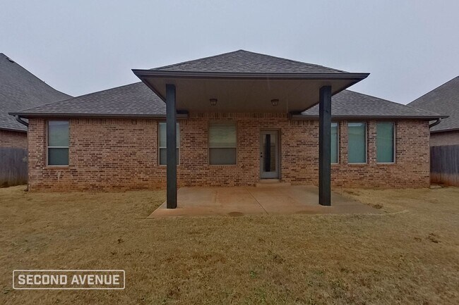 Building Photo - LIMITED TIME: $998 off second month’s rent...