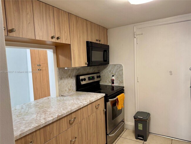 Building Photo - 15888 SW 95th Ave