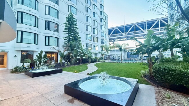 Building Photo - Bright 1BR/1BA w/ City Views, Amenities and just Steps to Embarcadero -AMSI