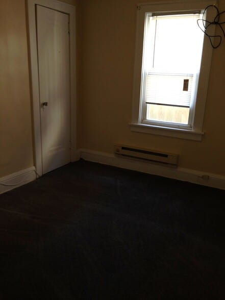 Building Photo - 864 Chalker St