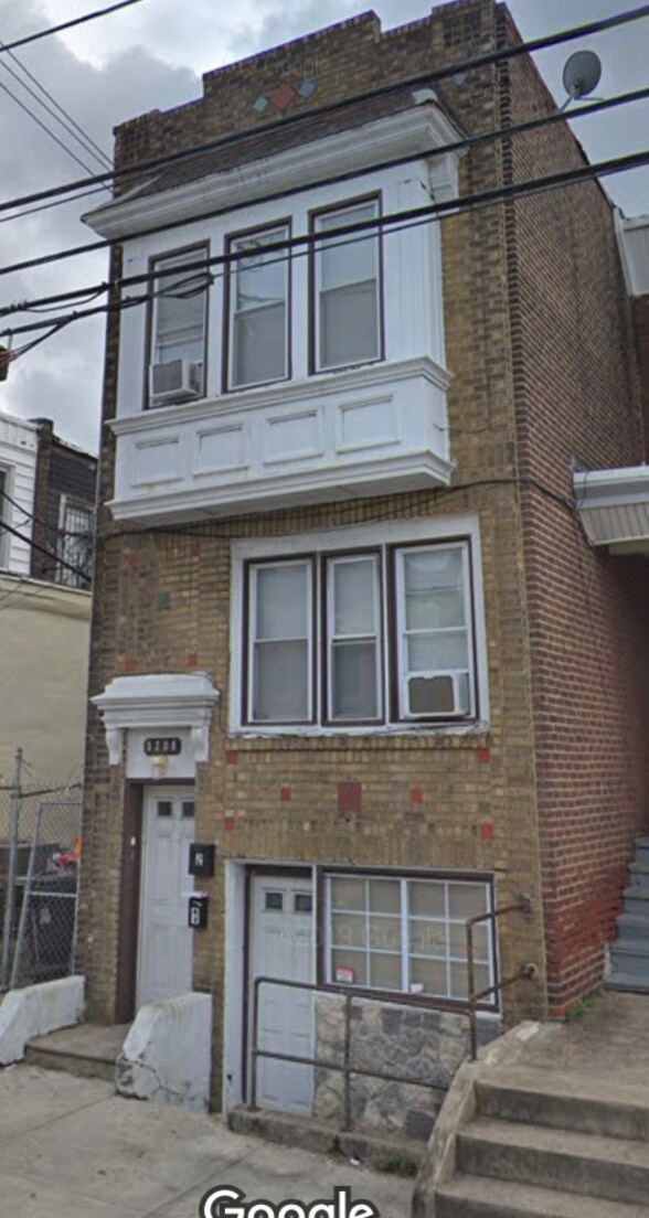 Primary Photo - 5208 Locust St