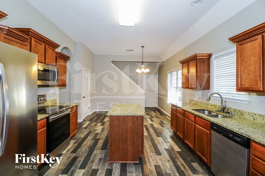 Building Photo - 1615 Farkleberry Dr