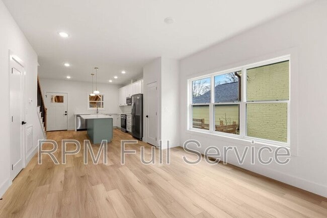 Building Photo - 1715 Heiman St