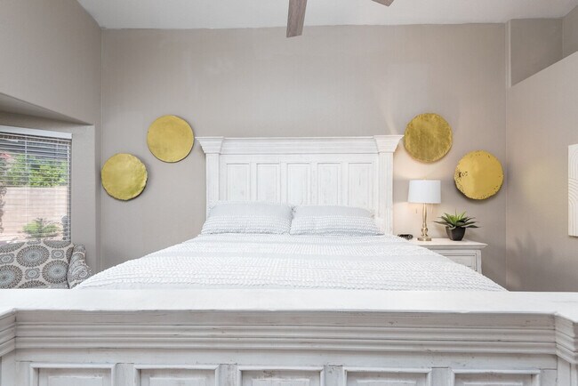 Building Photo - 7254 E Camino Del Monte