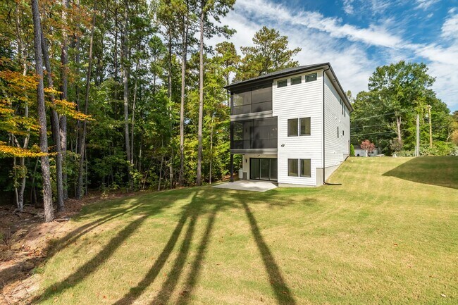 Building Photo - Modern 5-bedroom, 5-bathroom home in Durham