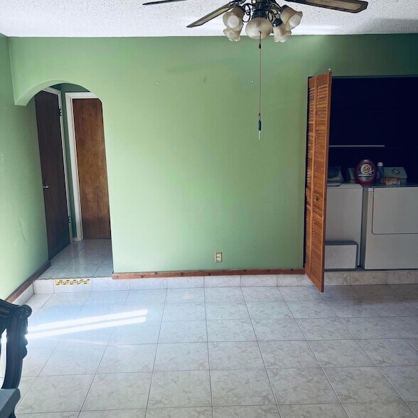 Building Photo - 182 NE Jettie Terrace