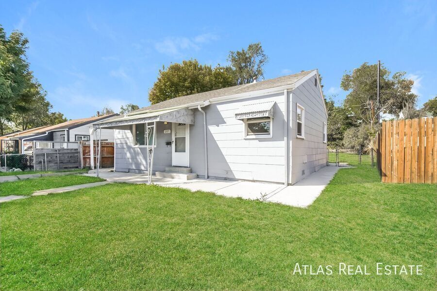 Building Photo - 217 S Xavier St