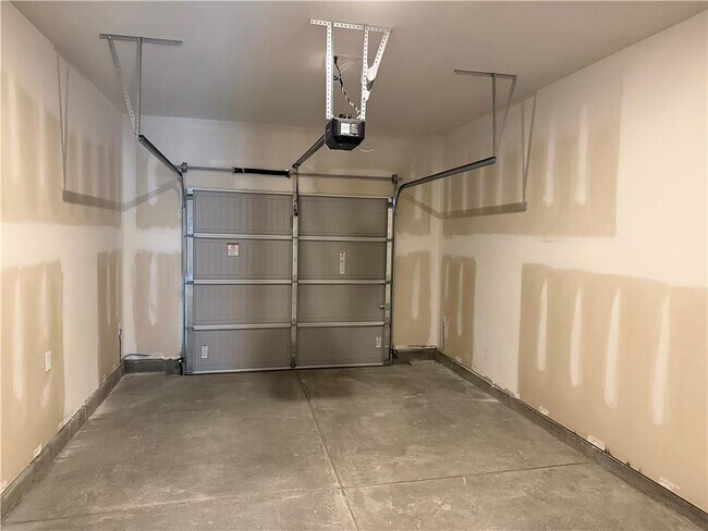 Building Photo - 79 Holland Cv