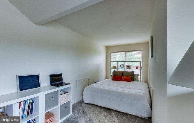 Building Photo - 3928 Bryant Park Cir