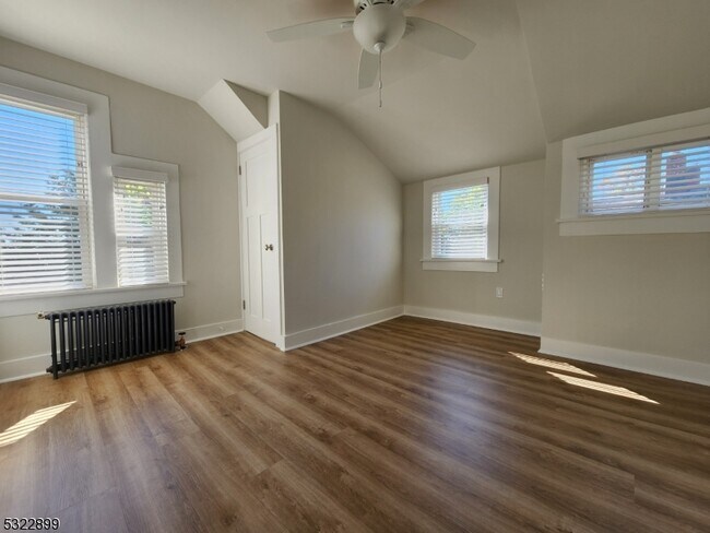 Building Photo - 17 Mountain View Pl