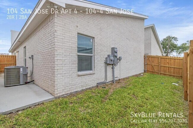 Building Photo - 104 San Jose Dr