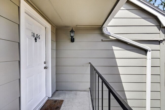 Building Photo - Charming 1BR Condo in Houston