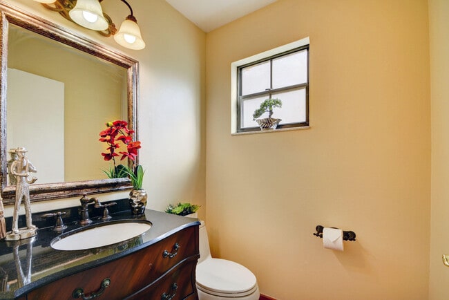 Building Photo - 12561 Shoreside Ln